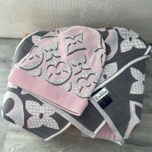 Louis Vuitton Giant Pop Scarf